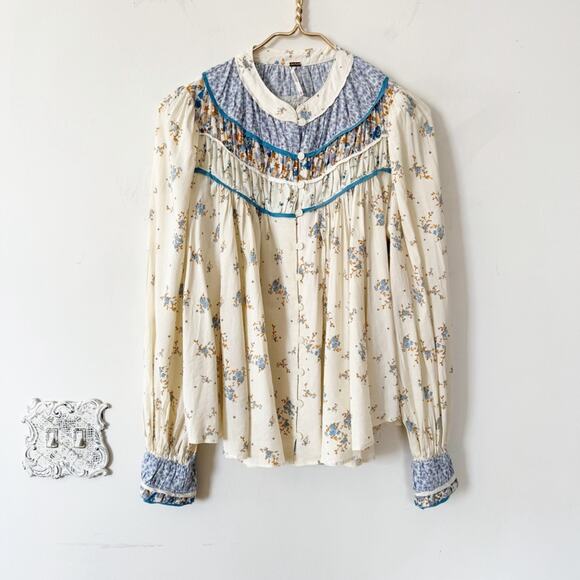 Free People Paloma Prairie Peasant Blue Floral Blouse in Tea Combo XS - Picture 5 of 12